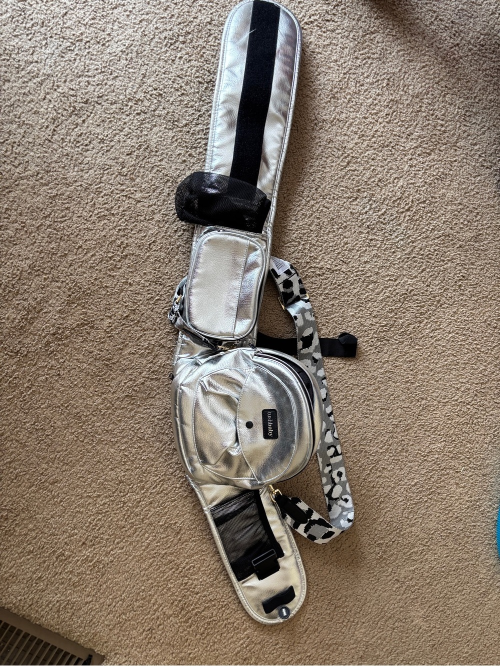 Tush Baby Hip Carrier with Leopard Crossbody Strap - Picture 2 of 5